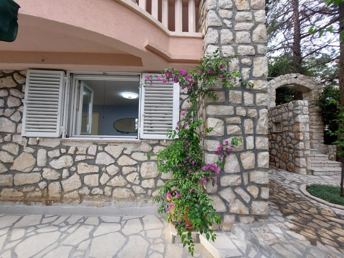 Villa Stefi โนวีวีโนดอลสกี ภายนอก รูปภาพ