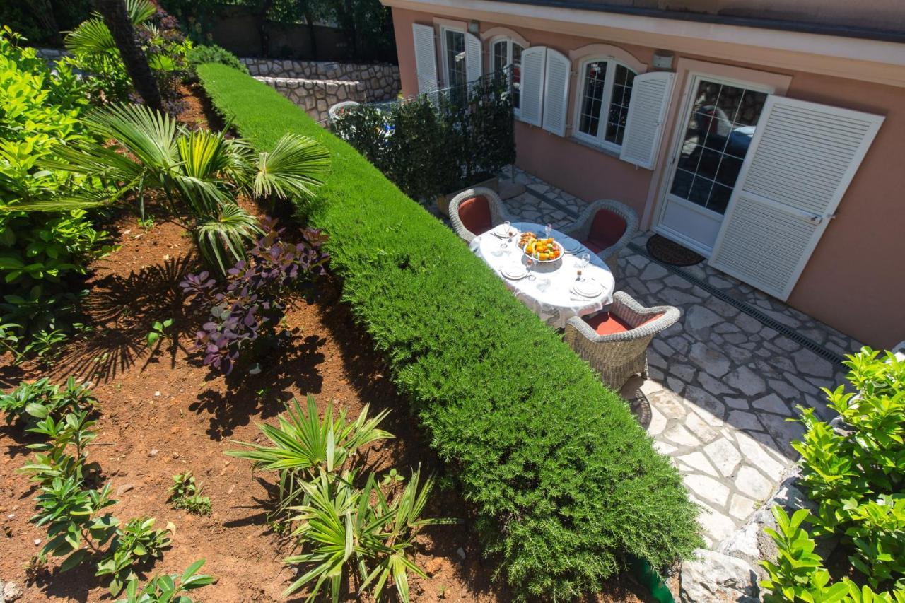 Villa Stefi โนวีวีโนดอลสกี ภายนอก รูปภาพ