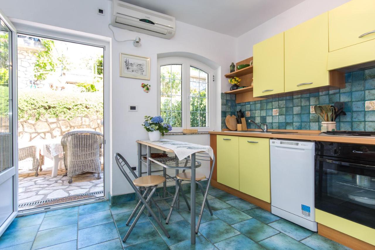 Villa Stefi โนวีวีโนดอลสกี ภายนอก รูปภาพ